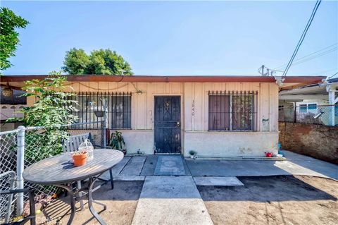 A home in El Monte