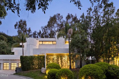 A home in Studio City