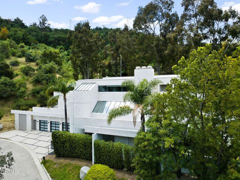 A home in Studio City