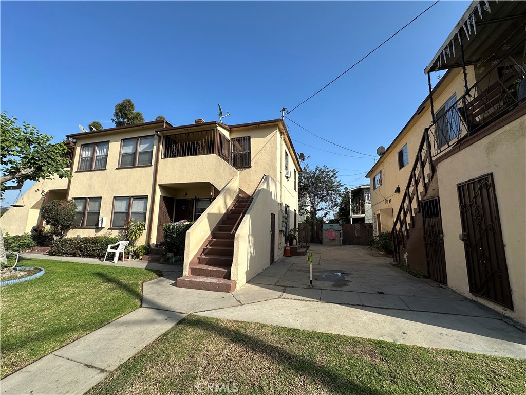 618 W Arbor Vitae Street
