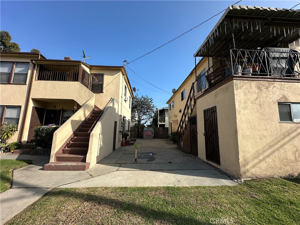 618 W Arbor Vitae Street