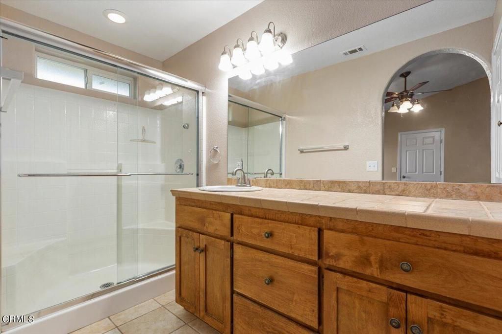 listing image 130725273420634590973