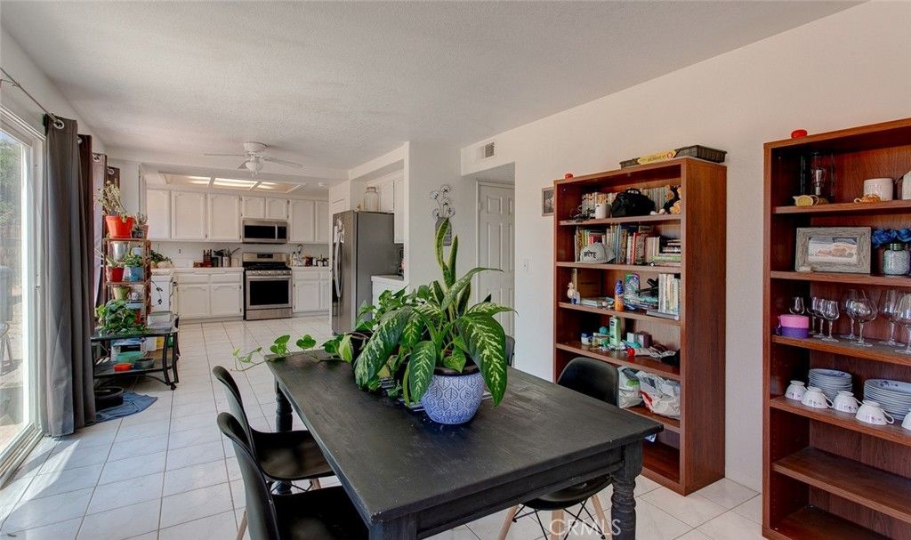 listing image 130725406356509790799