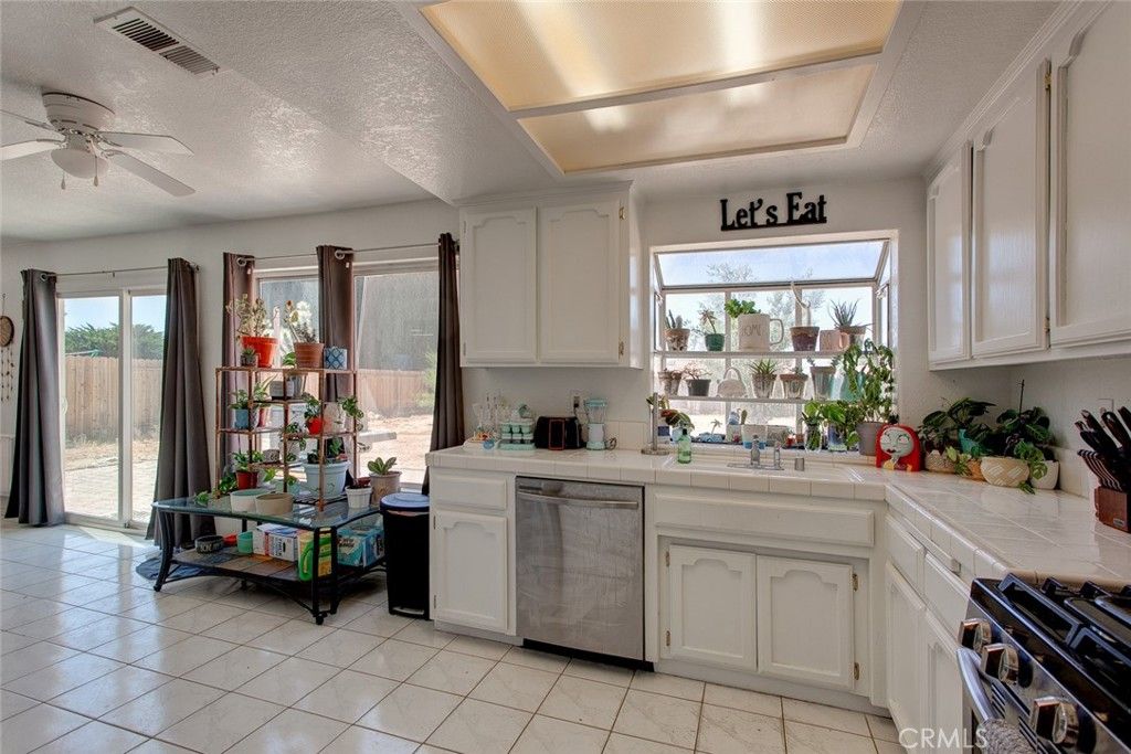 listing image 130728473219339669022