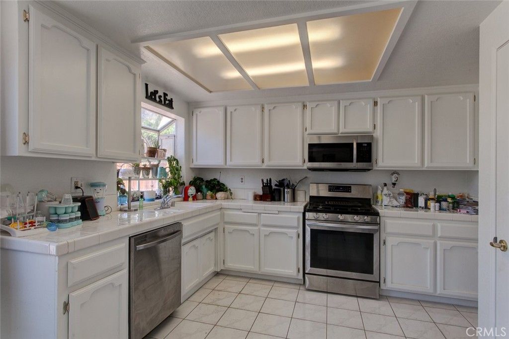 listing image 130724765353222943749