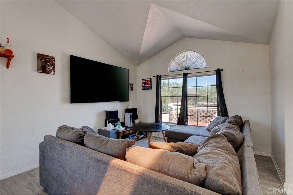 listing image 130724535879016152789