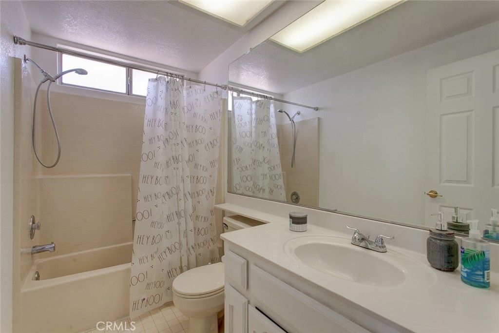 listing image 130723618156516521375