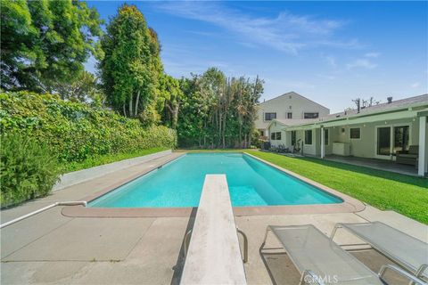 A home in Studio City