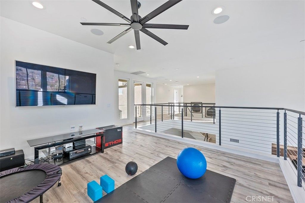 listing image 13074814497258376484