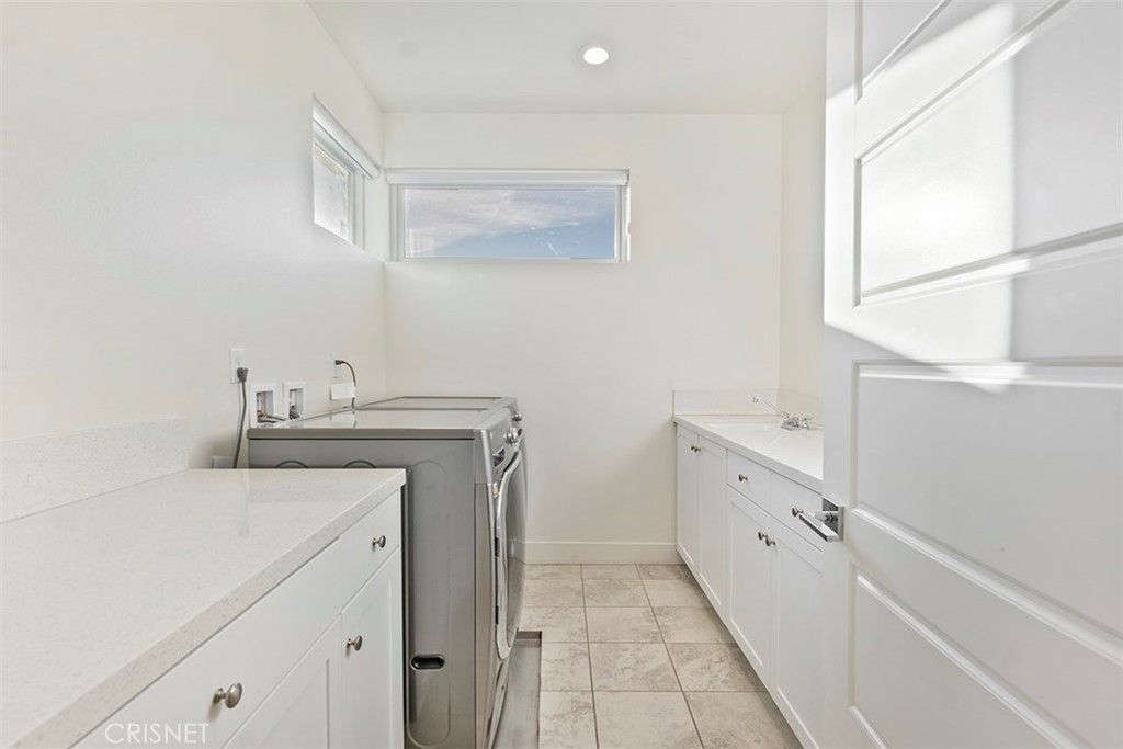 listing image 13070580208266612290