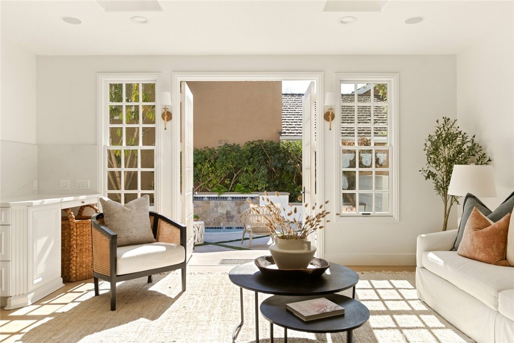 Corona del Mar South of PCH (CDMS) - Residential