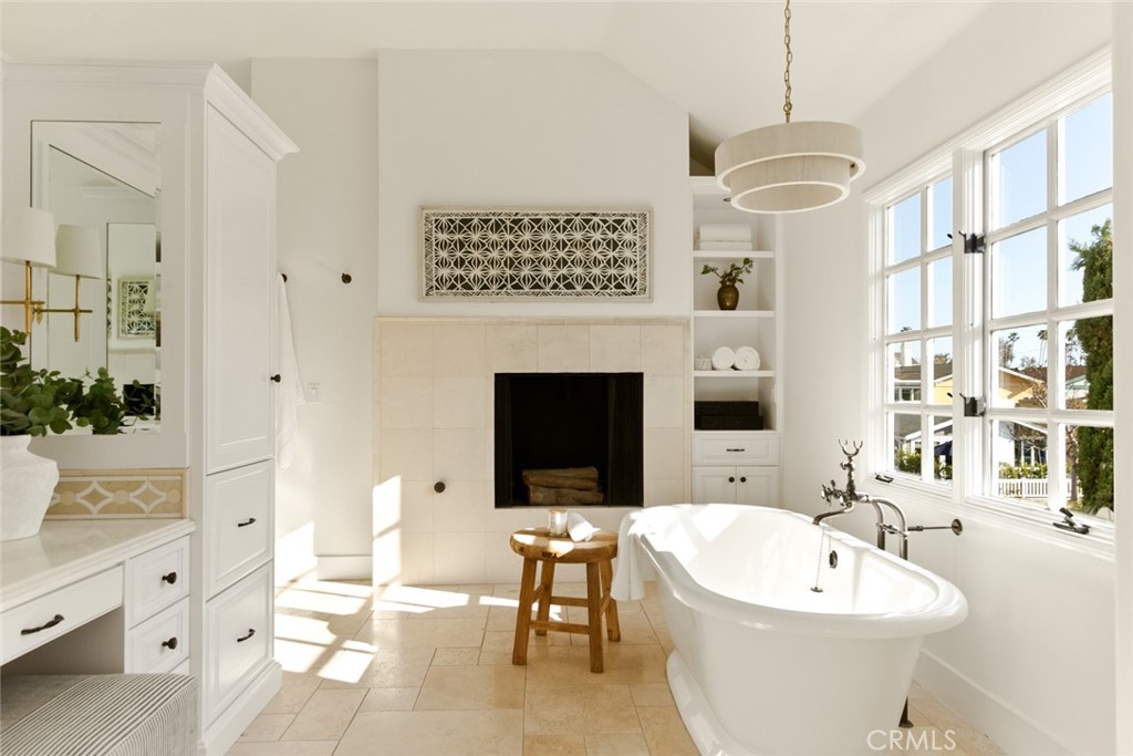 Corona del Mar South of PCH (CDMS) - Residential