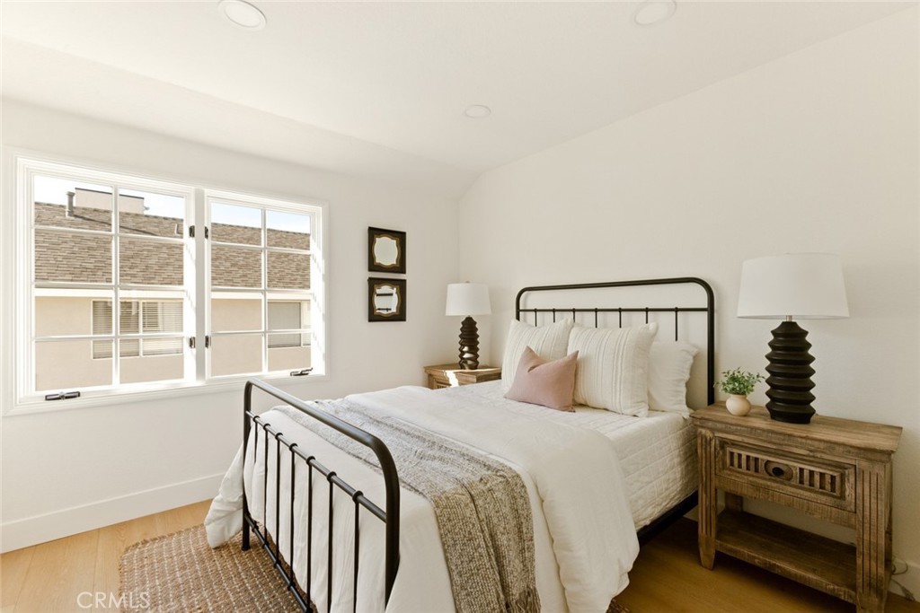 Corona del Mar South of PCH (CDMS) - Residential