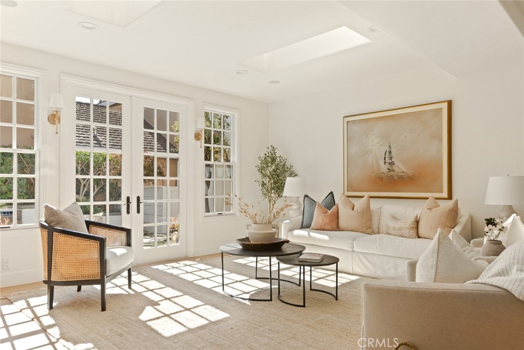 Corona del Mar South of PCH (CDMS) - Residential