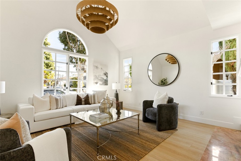 Corona del Mar South of PCH (CDMS) - Residential