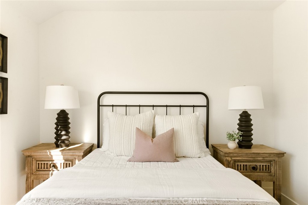 Corona del Mar South of PCH (CDMS) - Residential