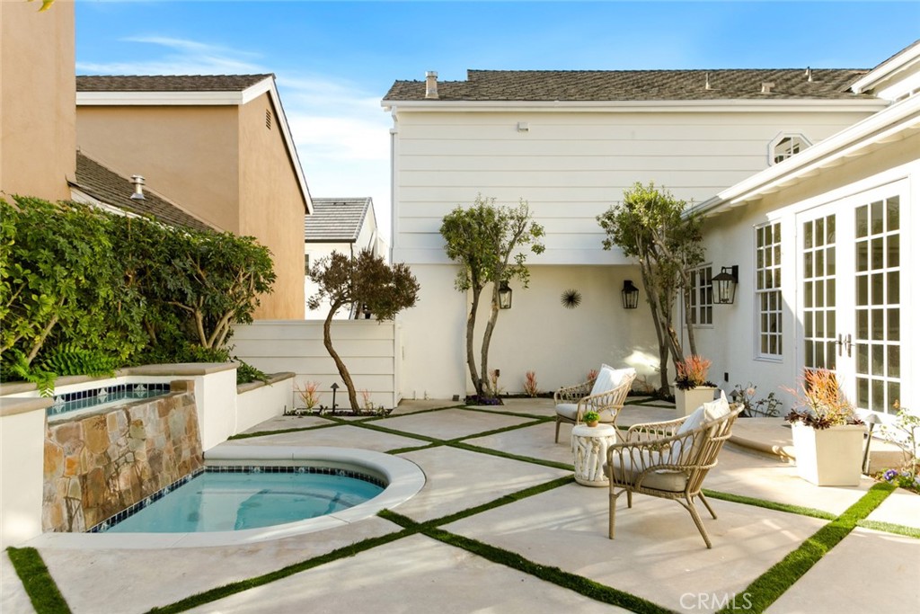 Corona del Mar South of PCH (CDMS) - Residential