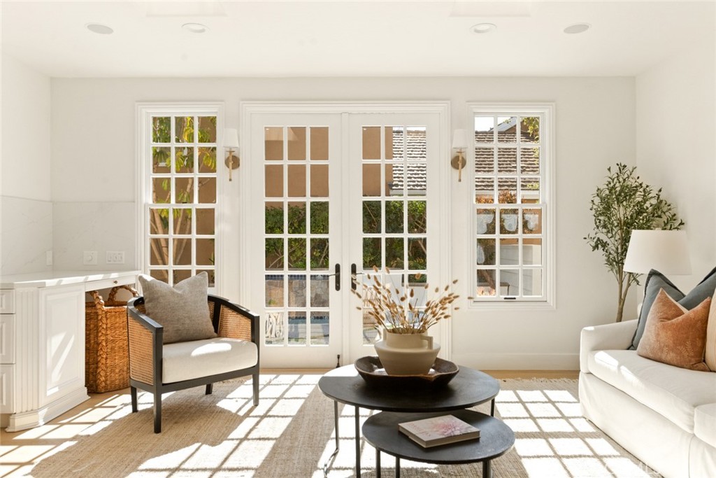 Corona del Mar South of PCH (CDMS) - Residential