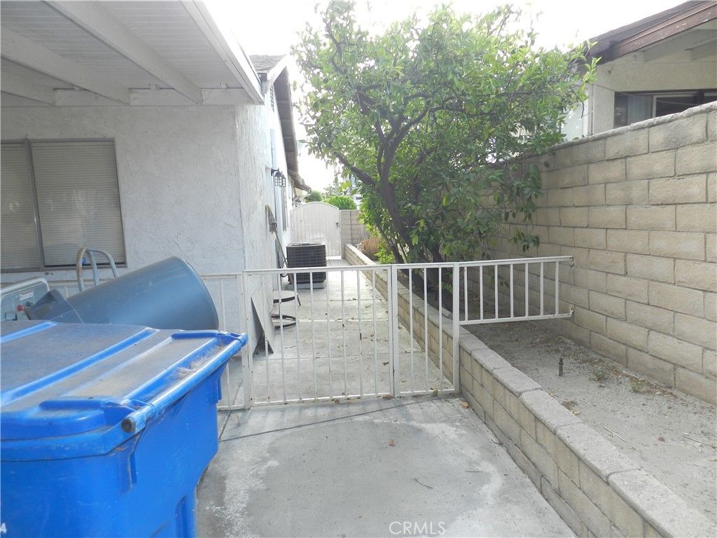 listing image 130727685037617299982