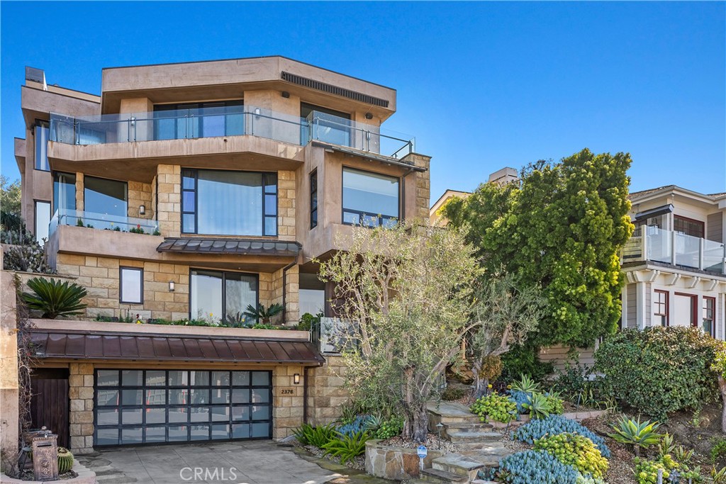 2378 Crestview Drive