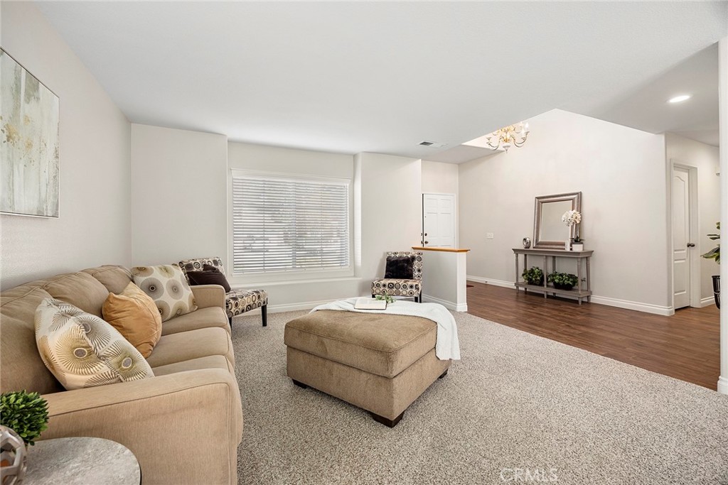 2833 Longspur Dr