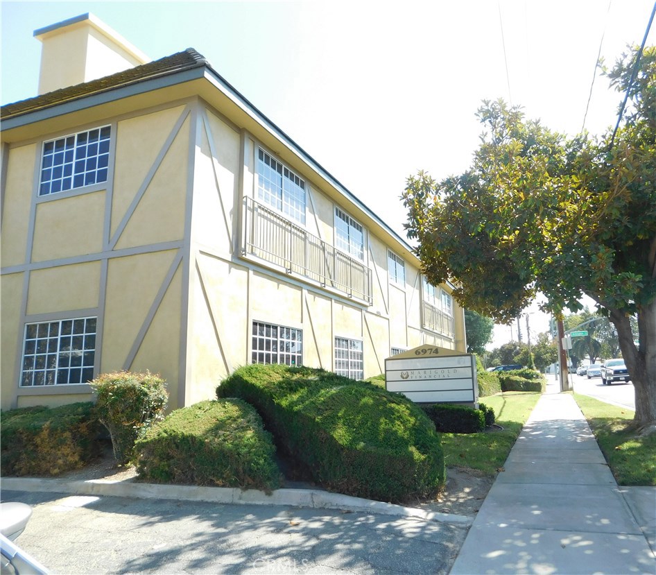 Location, location, location! Ground level office space! 1500-3000 sqft available!
High traffic, near corner of Brockton and Arlington, across from Starbucks.
Building exterios has recently been painted, large monument sign, parking in rear (and entrance as well)
Former call center and office, there are an estimated 18 workstations, 2 office, 2 reception (or 1 reception and one office), 1 conference room or office and a breakroom.
Two unisex bathrooms.
All rooms offer windows, 3 HVAC units.
Security system.