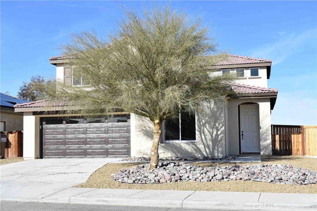 listing image 130722902458151359820