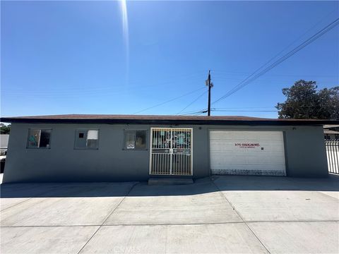 2772 W Ramsey Street Banning CA 92220