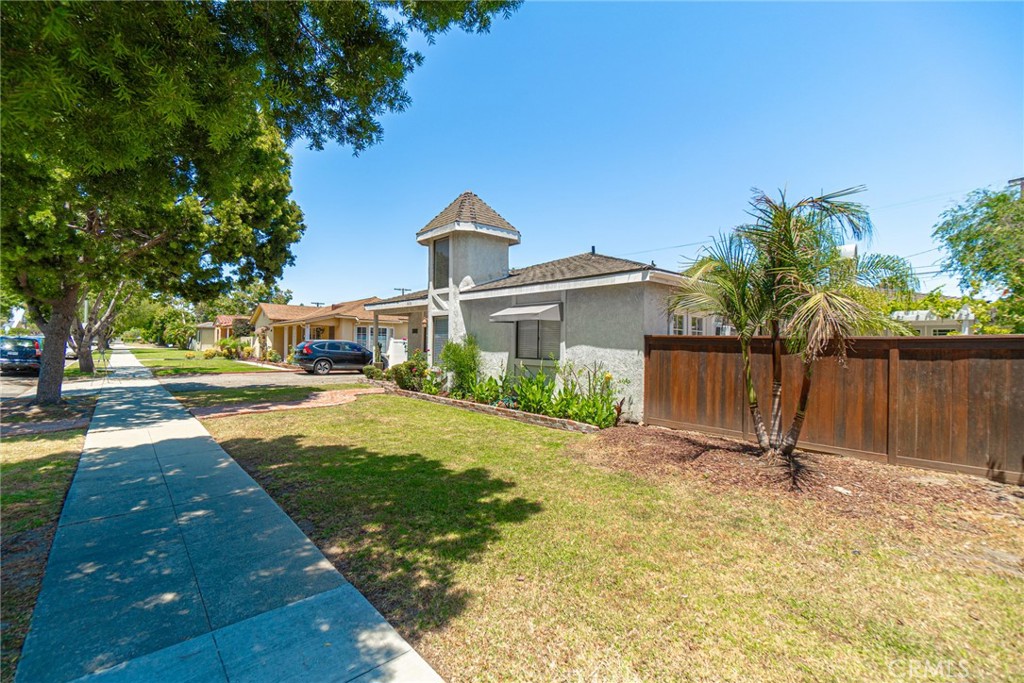 3636 Gardenia Avenue