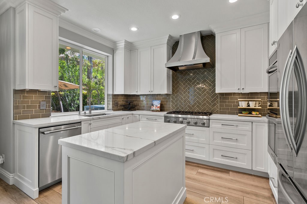 Knolls (KNOL) - Residential Lease