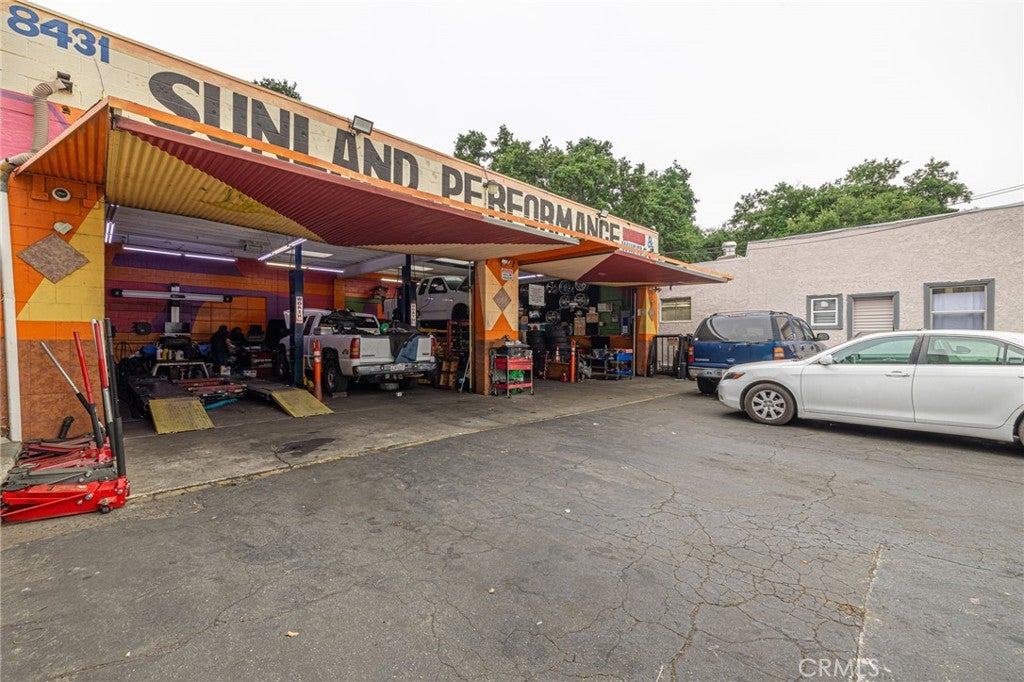8431 Foothill Boulevard