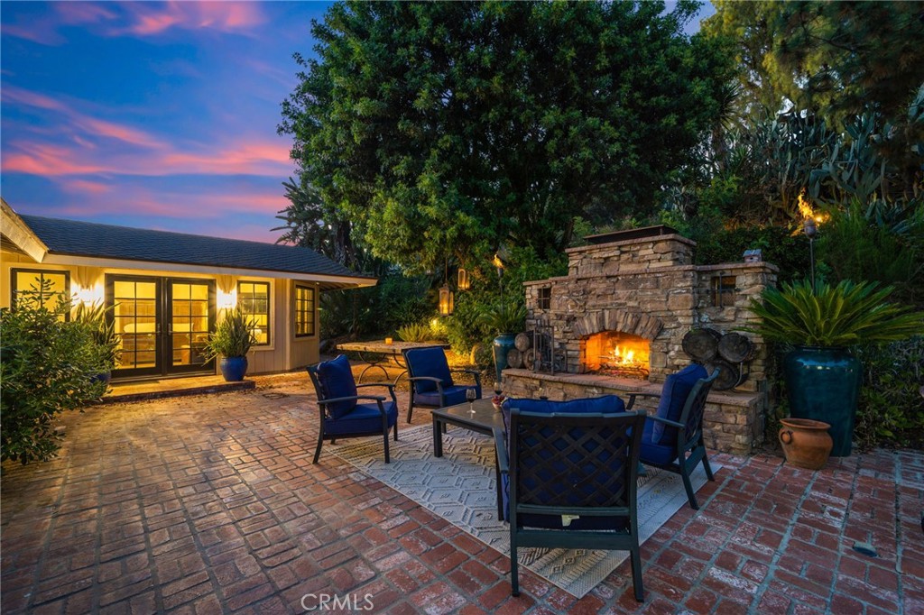 Photo 2 of 39 of 12936 Avenida La Valencia house