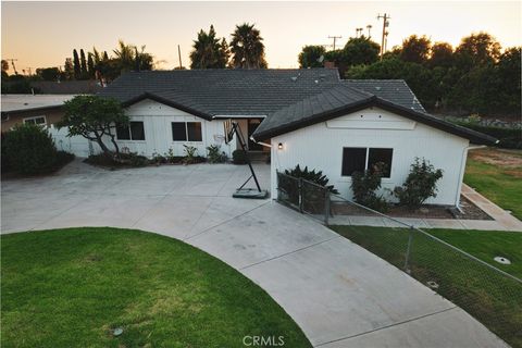 A home in North Tustin