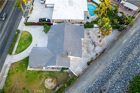 A home in North Tustin