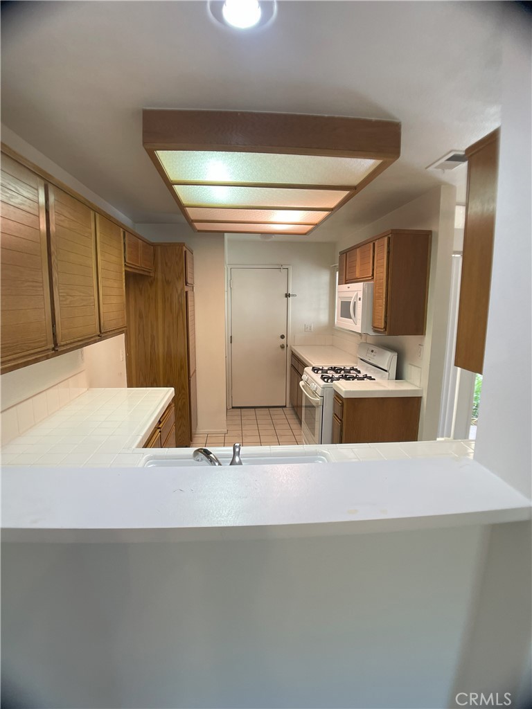 Photo 10 of 27 of 25849 Mcbean 28 condo