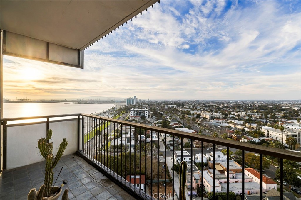 2999 E Ocean Boulevard 1730
