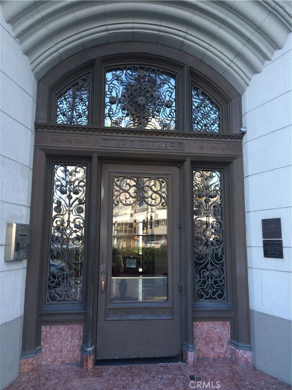 listing image 0
