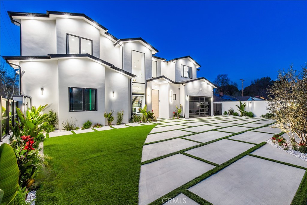 Properties 4 22747 Califa