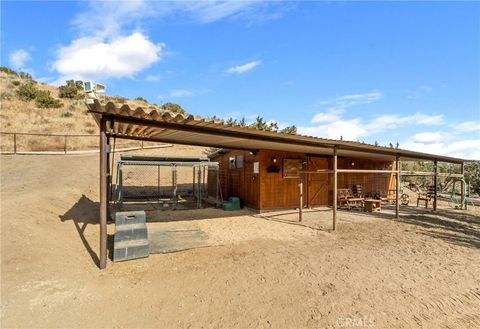 A home in Agua Dulce