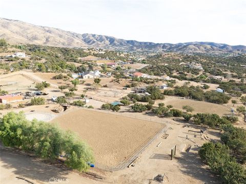 A home in Agua Dulce