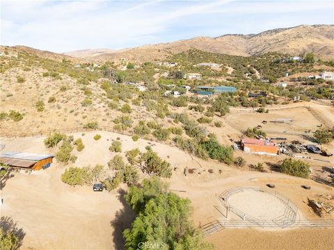 A home in Agua Dulce