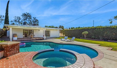 A home in North Tustin