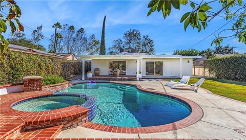 A home in North Tustin