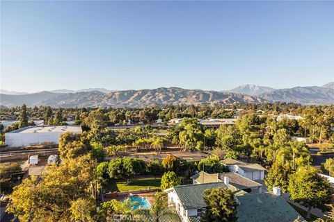 A home in San Dimas