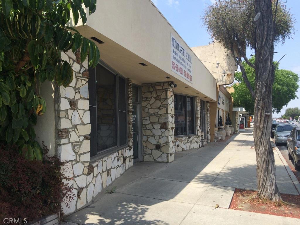 Property in C2 zone. Very well maintained. Very spacious with 2 main rooms, 1 office, 5 bathrooms, 1 kitchen/service room, 2 utility rooms, 2 storage rooms, central AC. Plenty of parking in the back. The building is very visible and has great traffic.