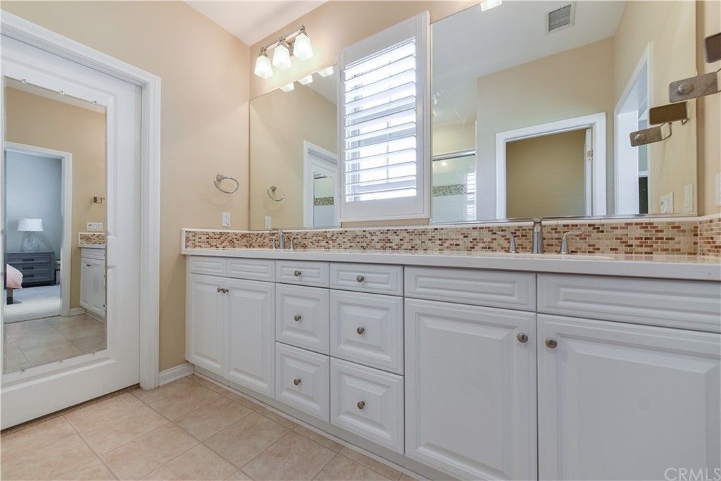 listing image 130726700364920942476
