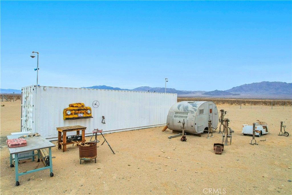 listing image 130725330491558288569
