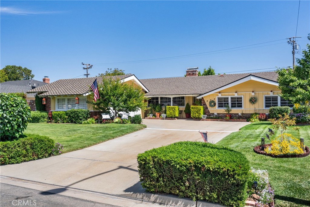 Photo 3 of 61 of 377 Machado Avenue house