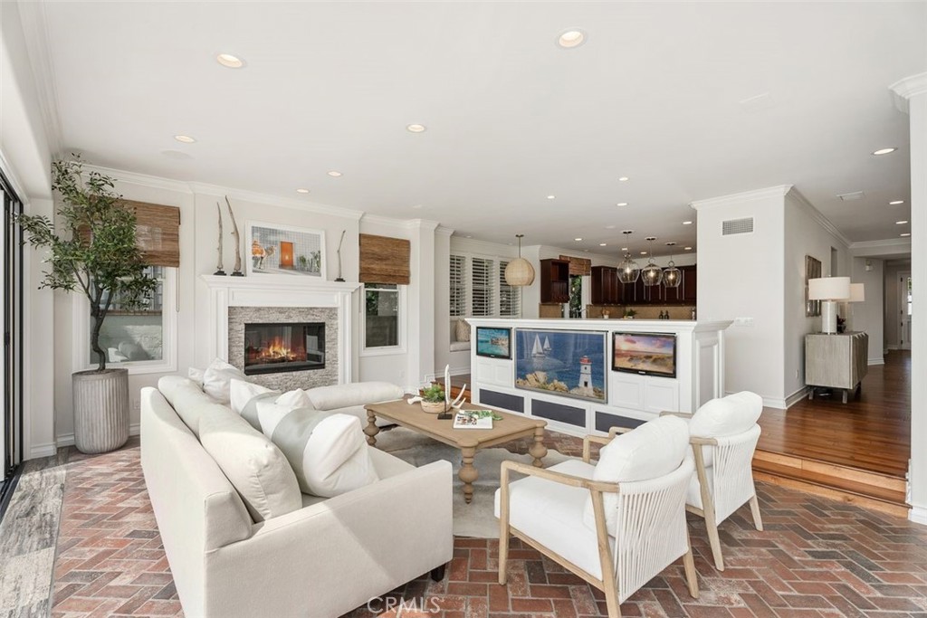 Castaways (CAST) - Residential