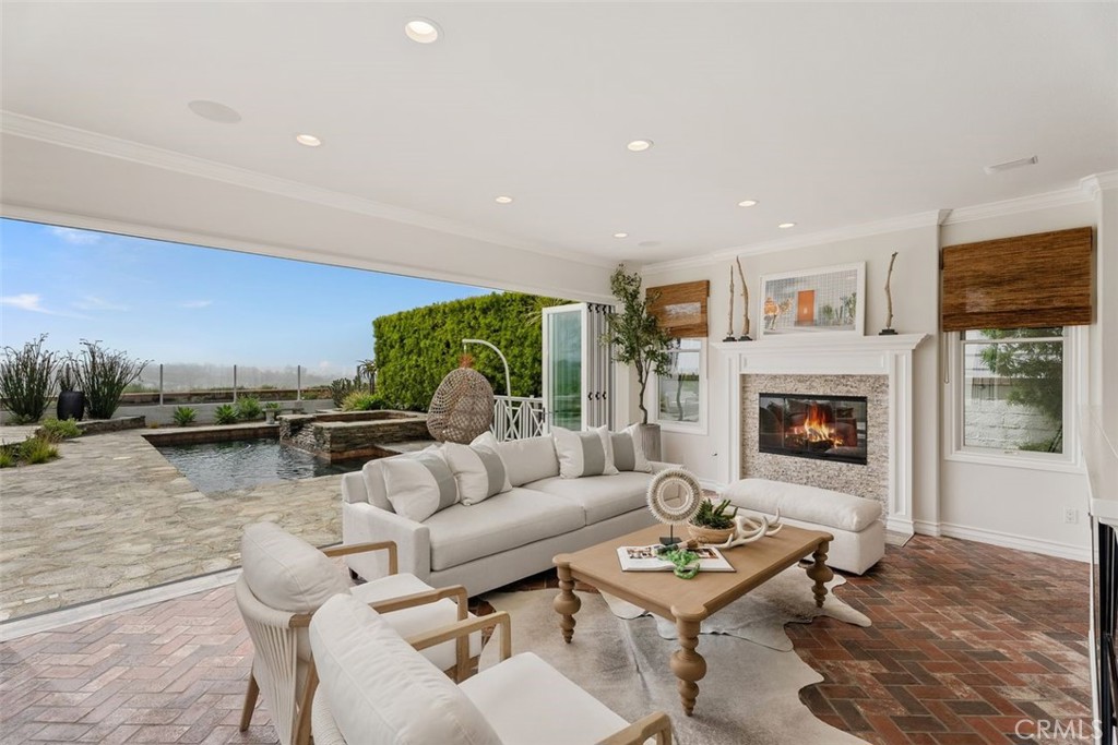 Castaways (CAST) - Residential